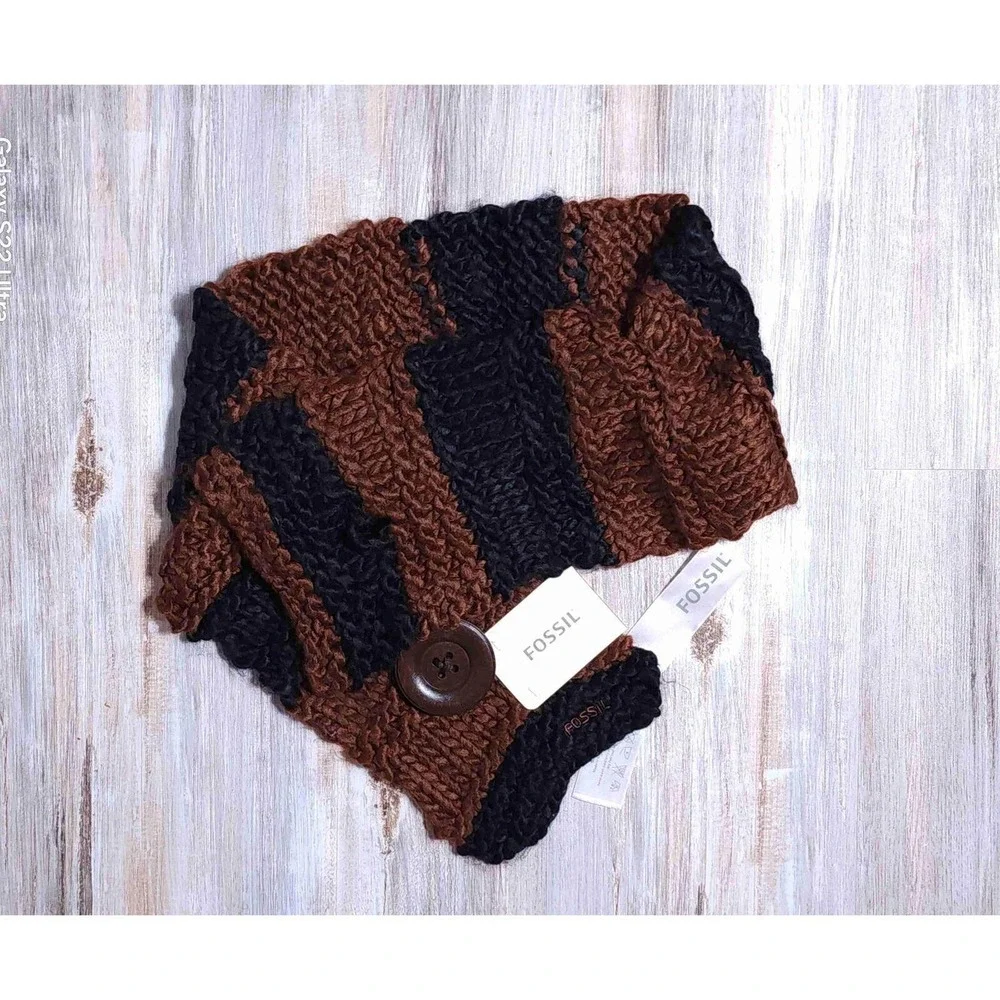 NWT Fossil Charlotte SCF Striped Button‎ Knit Scarf Unisex